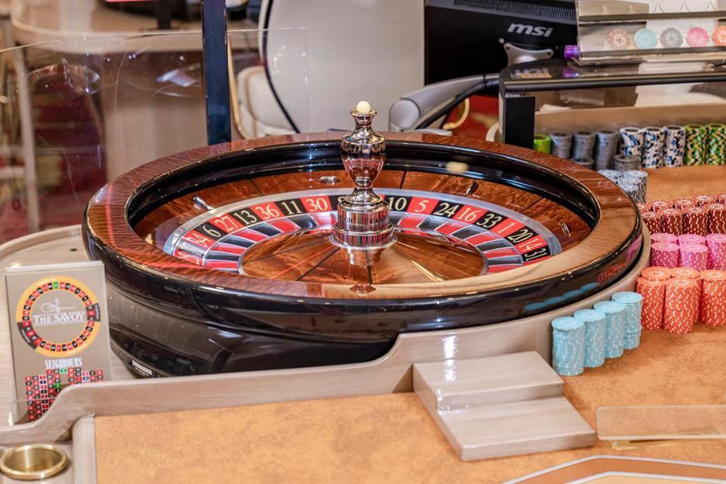 Savoy Hotel Spa & Casino Kerínia Kültér fotó A roulette wheel