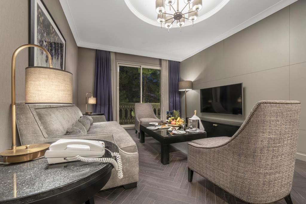 Savoy Hotel Spa & Casino Kerínia Kültér fotó Suite