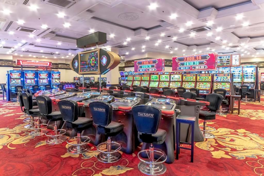 Savoy Hotel Spa & Casino Kerínia Kültér fotó Casino Slots