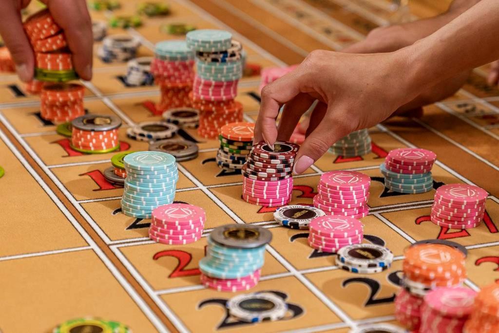Savoy Hotel Spa & Casino Kerínia Kültér fotó A player placing a bet