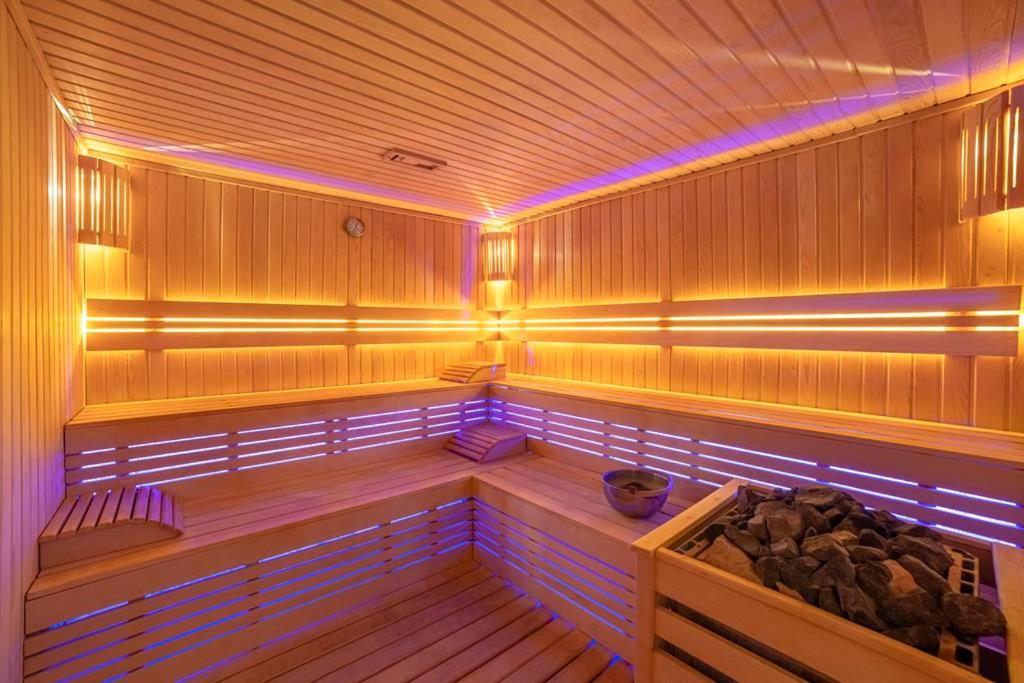 Savoy Hotel Spa & Casino Kerínia Kültér fotó A modern Finnish sauna